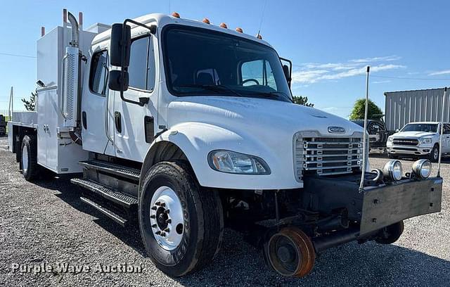 Image of Freightliner Business Class M2 equipment image 2
