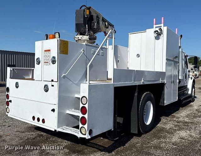Image of Freightliner Business Class M2 equipment image 4