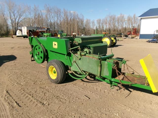 Image of John Deere 336 equipment image 1