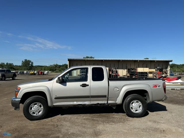 Image of Chevrolet Colorado equipment image 1