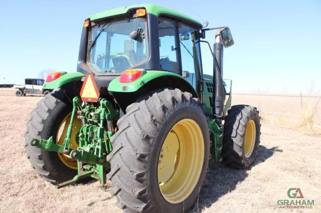 Image of John Deere 6125M equipment image 2