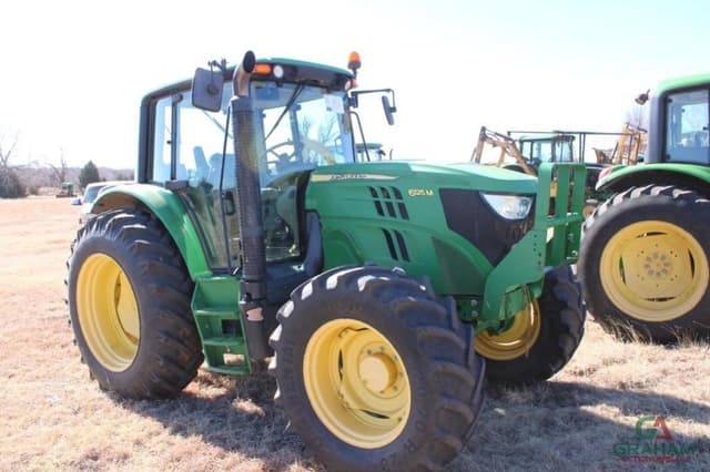 Image of John Deere 6125M equipment image 1