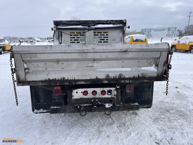 Image of Ford F-350 equipment image 3