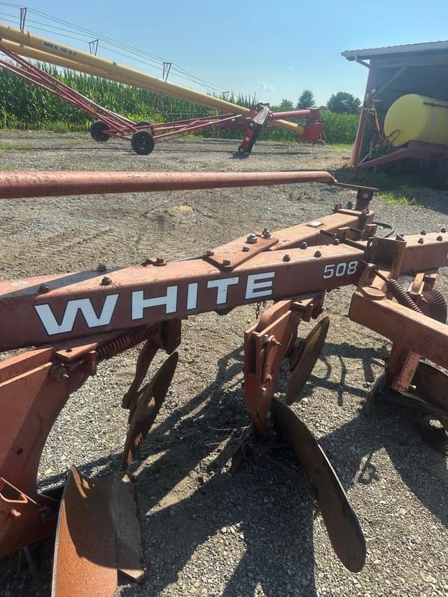 Image of White 508 equipment image 3