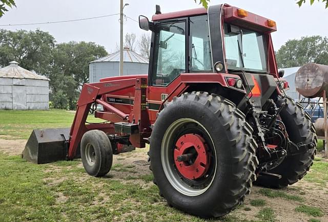 Image of International Harvester 3488 equipment image 4