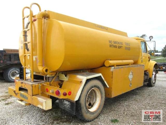 Image of International 4700 equipment image 3