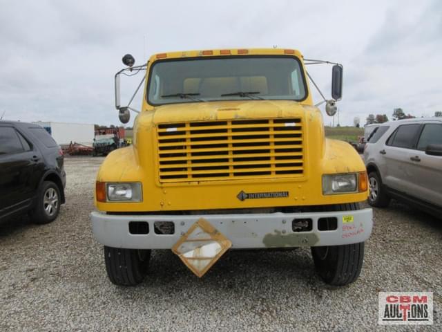 Image of International 4700 equipment image 4