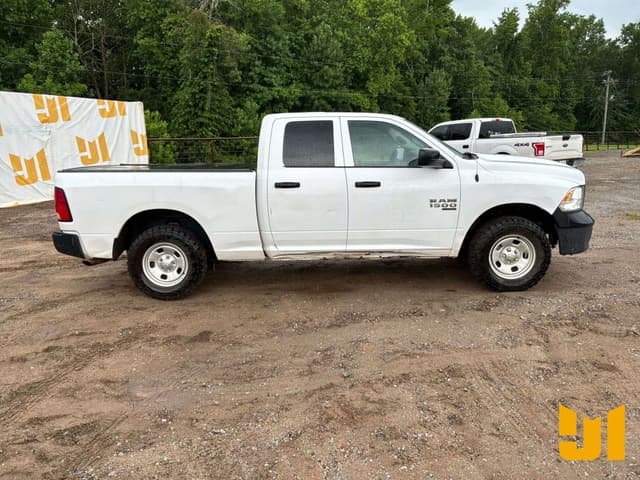 Image of Dodge Ram 1500 equipment image 3