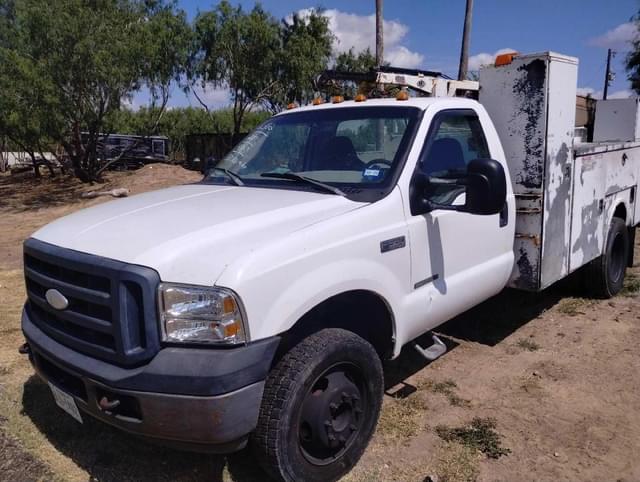 Image of Ford F-550 equipment image 1