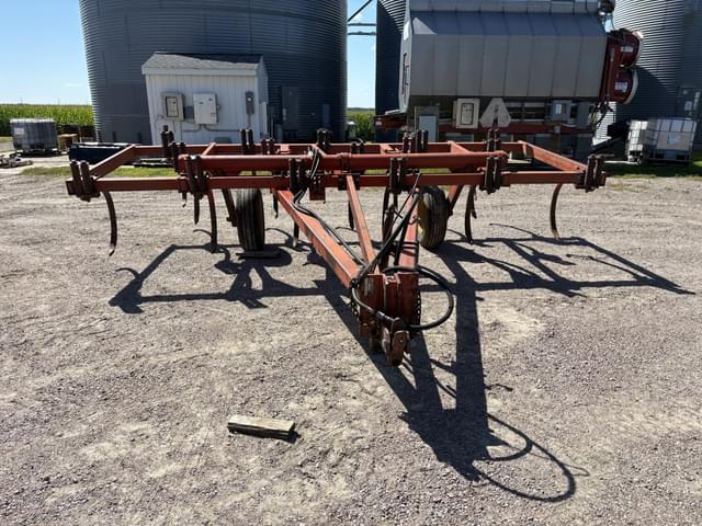 Image of Massey Ferguson 129 equipment image 1