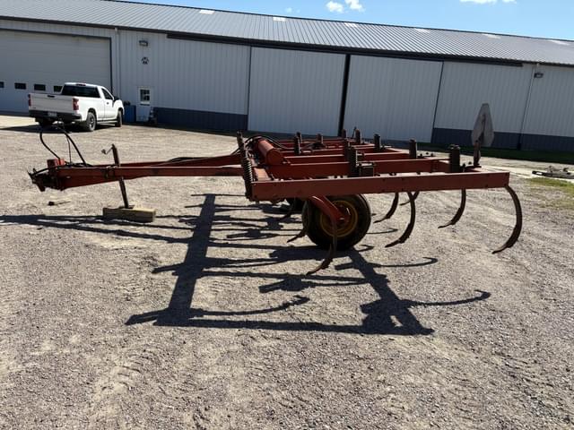 Image of Massey Ferguson 129 equipment image 3
