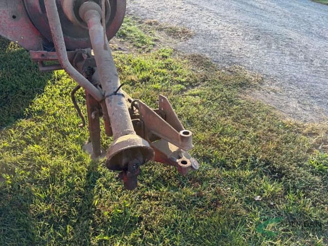 Image of New Holland 268 equipment image 4