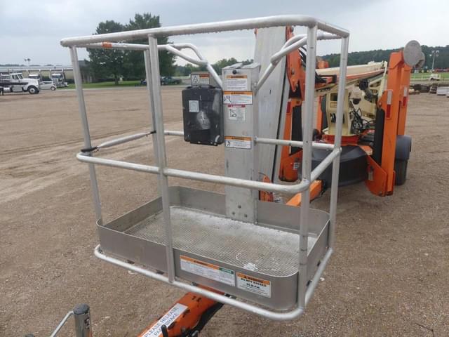 Image of JLG T500J equipment image 4