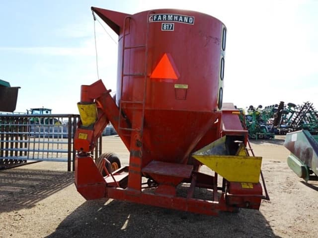Image of Farmhand 817 equipment image 3