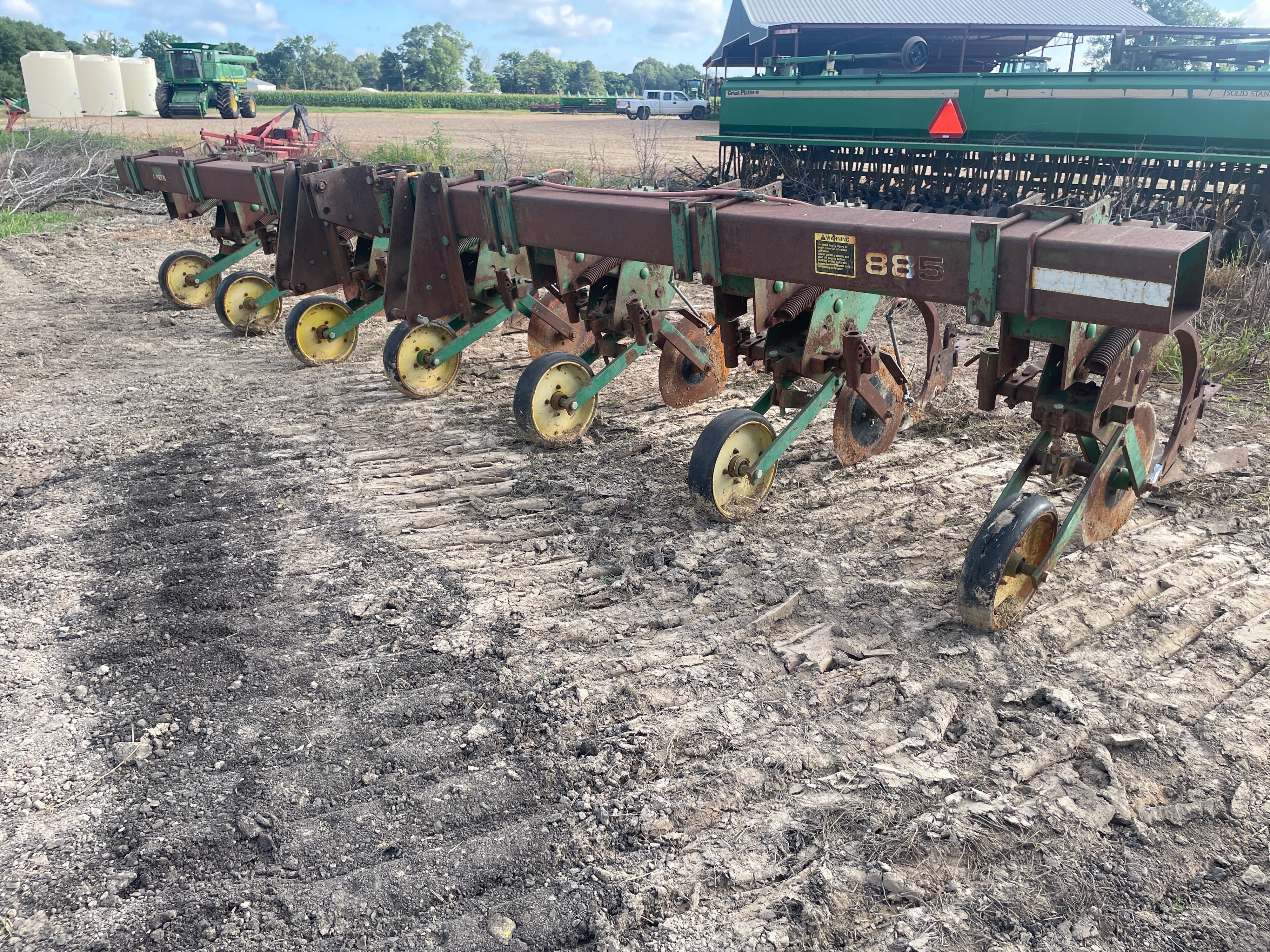 Main image John Deere 885