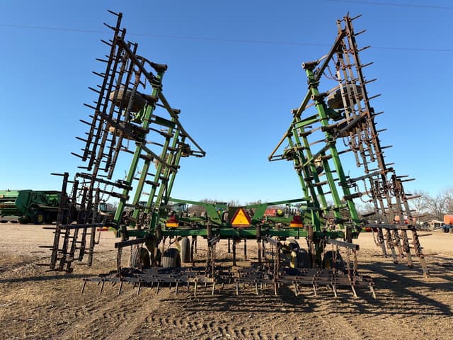 Image of John Deere 2210 equipment image 3