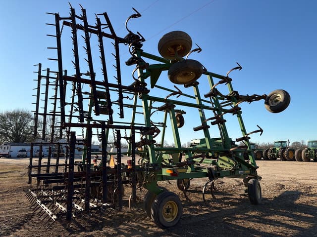 Image of John Deere 2210 equipment image 4