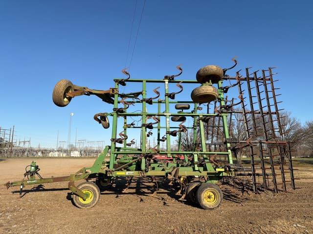 Image of John Deere 2210 equipment image 2