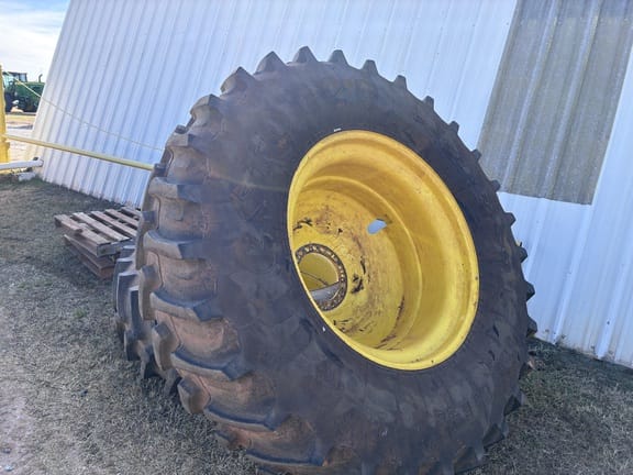 John Deere S790 Equipment Image0