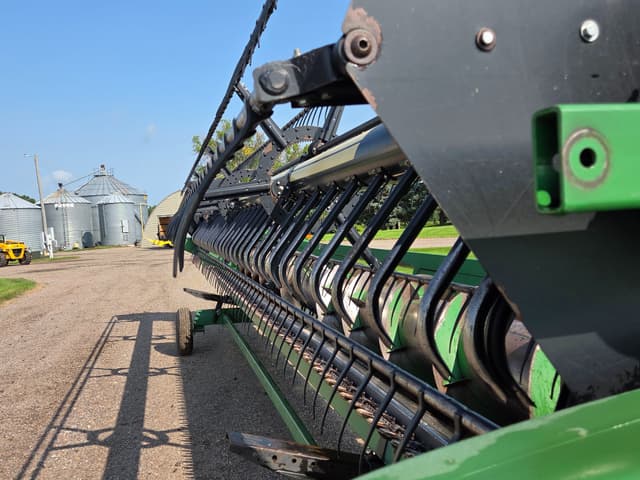 Image of John Deere 630F equipment image 4