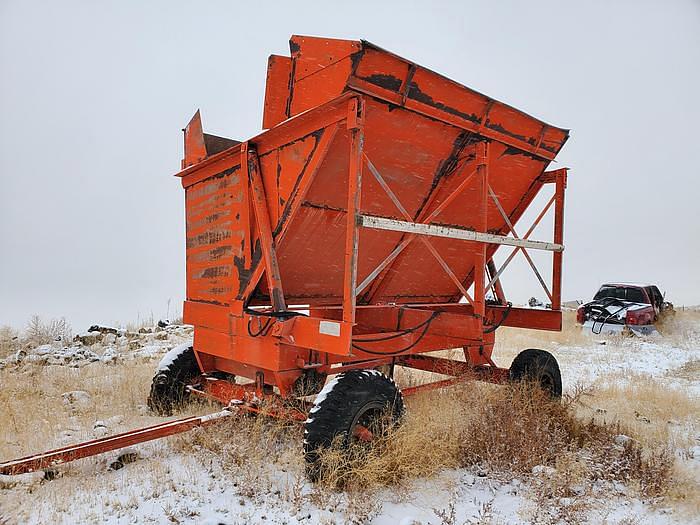 Image of Undetermined Forage Dump Cart Primary image