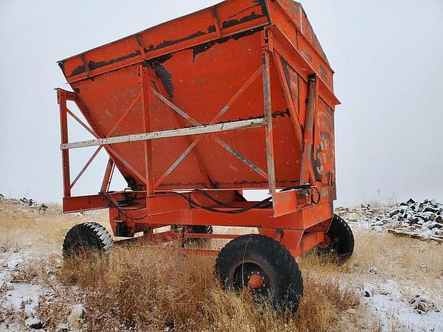 Image of Undetermined Forage Dump Cart equipment image 1