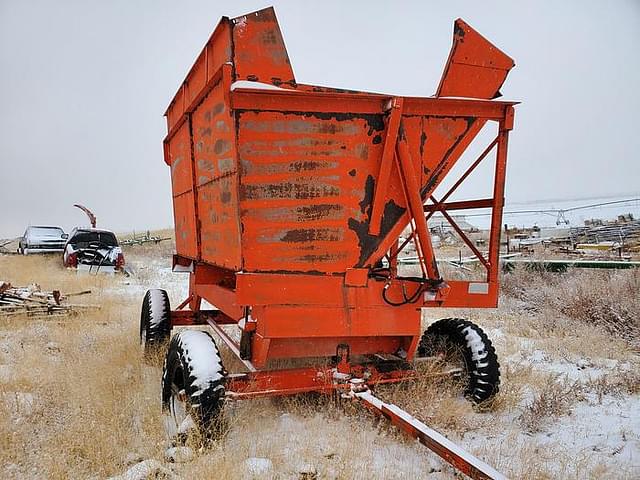 Image of Undetermined Forage Dump Cart equipment image 3