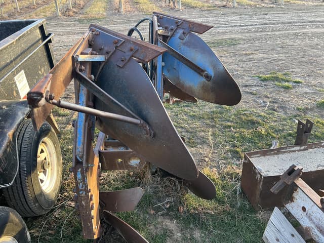 Image of Ford 10-445 equipment image 2