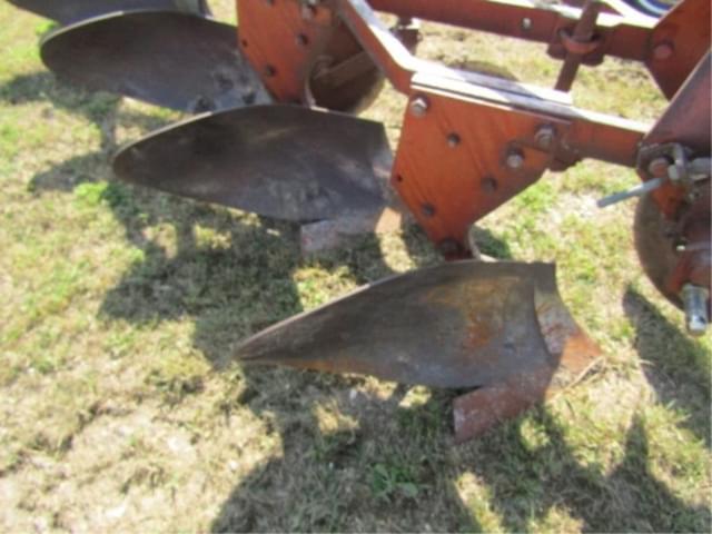Image of Ford 101 equipment image 2