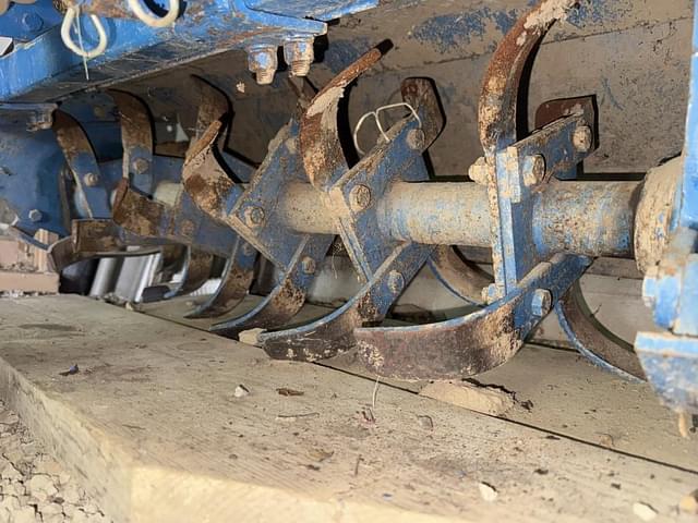 Image of Ford 105A equipment image 3