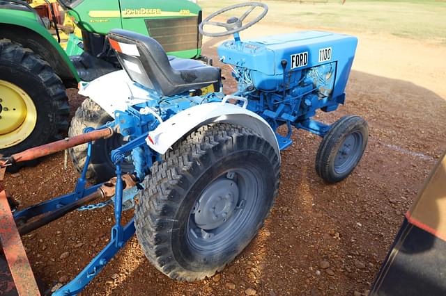 Image of Ford 1100 equipment image 3