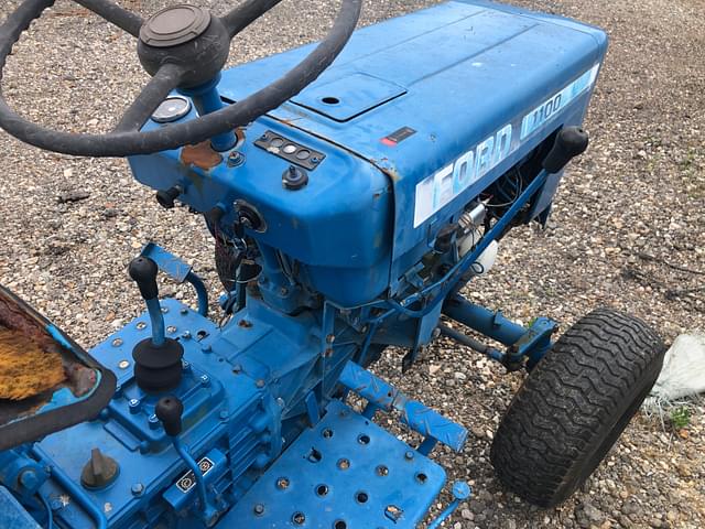 Image of Ford 1100 equipment image 4