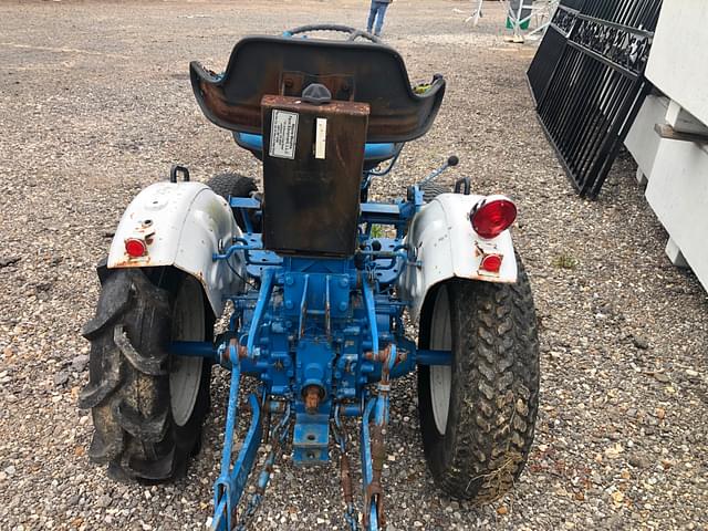Image of Ford 1100 equipment image 3