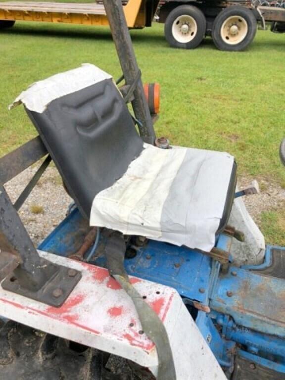Image of Ford 1120 equipment image 3