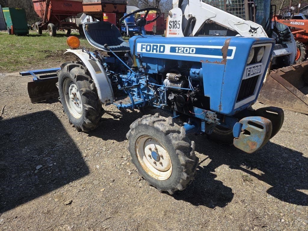 Image of Ford 1200 Primary image