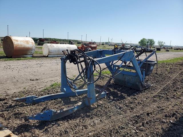 Image of Ford 1200 equipment image 4