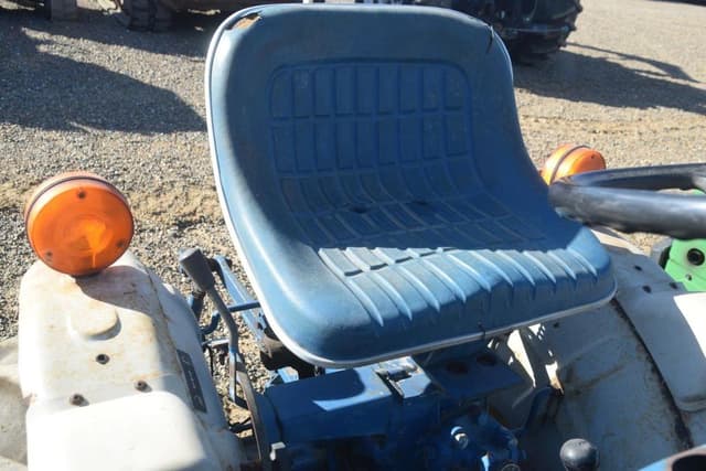 Image of Ford 1210 equipment image 4