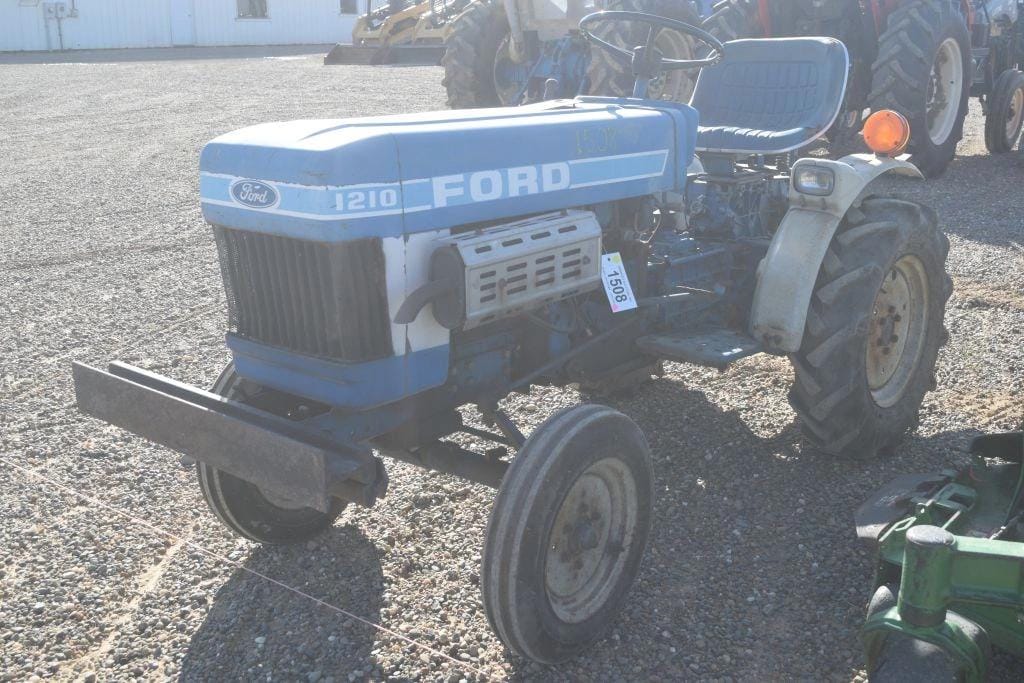 Ford 1210 Equipment Image0