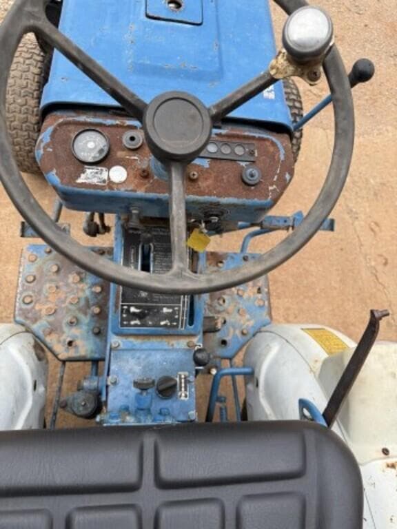 Image of Ford 1210 equipment image 4