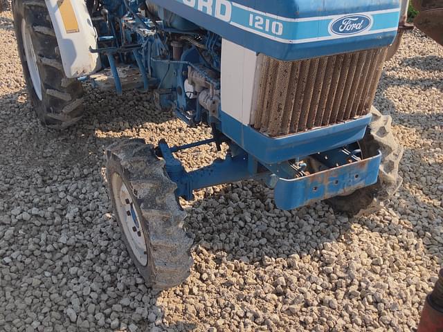 Image of Ford 1210 equipment image 1