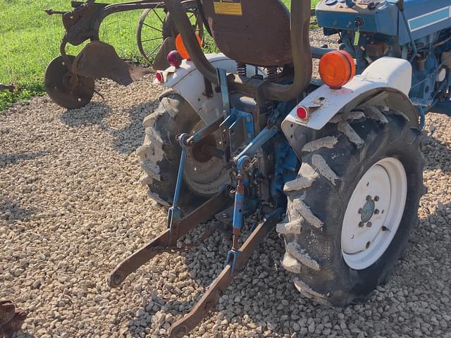 Image of Ford 1210 equipment image 3