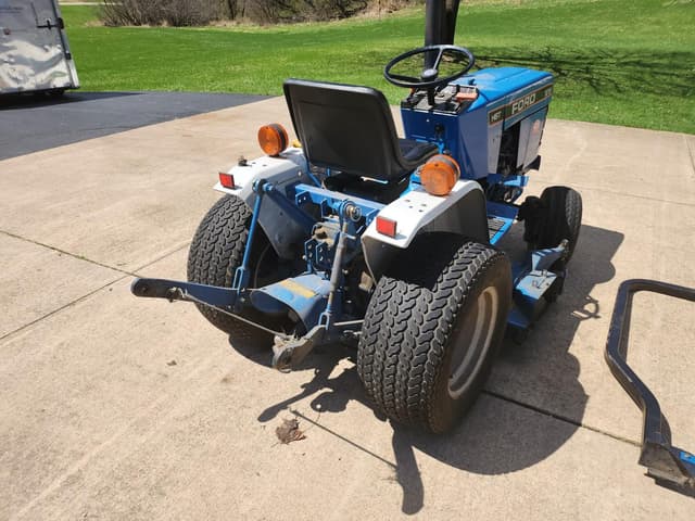 Image of Ford 1215 equipment image 3