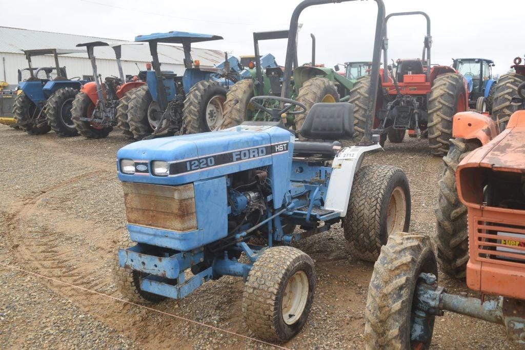 Ford 1220 Equipment Image0