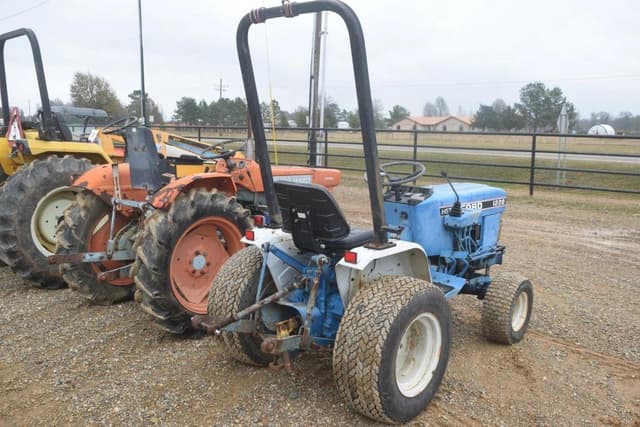 Image of Ford 1220 equipment image 2