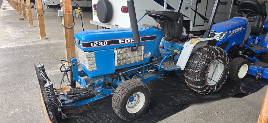 Ford 1220 Equipment Image0