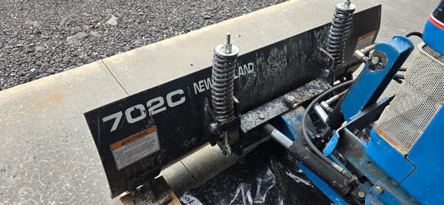 Image of Ford 1220 equipment image 4