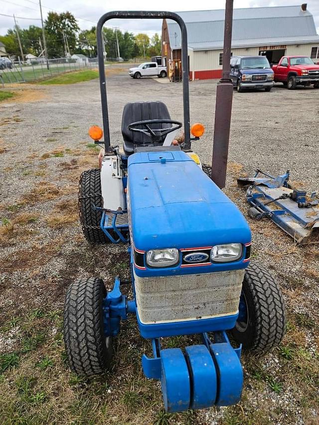 Image of Ford 1220 equipment image 1