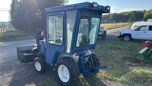 Image of Ford 1220 equipment image 2