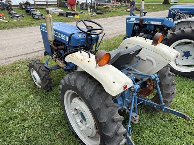 Image of Ford 1300 equipment image 2