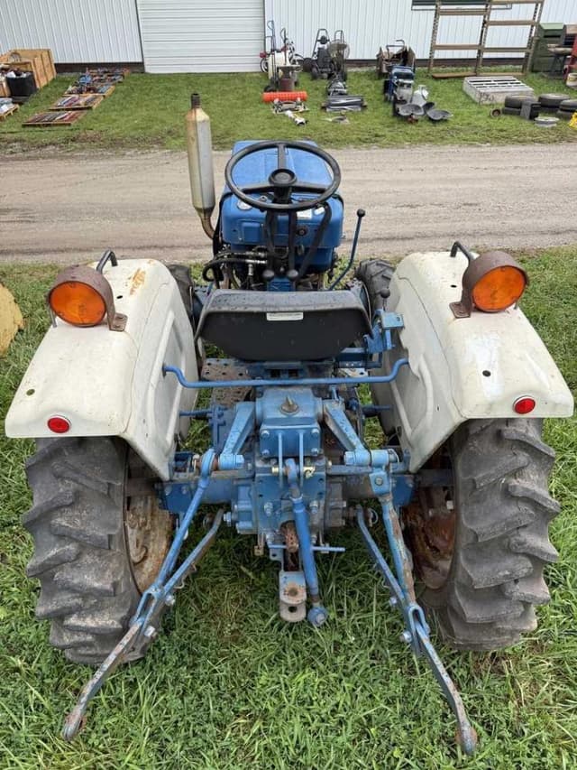 Image of Ford 1300 equipment image 3
